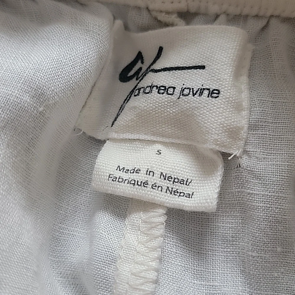❄️3/$30 Andrea Jovine Cream Linen Pants - Picture 4 of 6